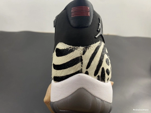 MaikeSneakers AR0715-010 11 ANIMAL INSTINCT JORDAN AIR 0818